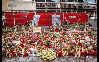 Blumen_am_Breitscheidplatz_im_Januar_2017