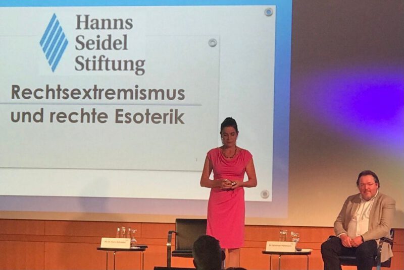 Rechtsextremismus und rechte Esoterik mit Priv.-Doz. Dr. Karin Schnebel und Dr. Matthias Pöhlmann