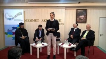 Priv.-Doz. Dr. Karin Schnebel spricht am Tag der offenen Moscheen Priv.-Doz. Dr. Karin Schnebel spricht am Tag der offenen Moscheen