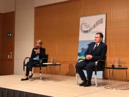 Präsenz-Podiumsdiskussion: Fundamentalisierung versus Gleichgültigkeit in den Religionen