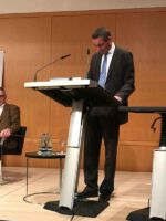 Präsenz-Podiumsdiskussion: Fundamentalisierung versus Gleichgültigkeit in den Religionen