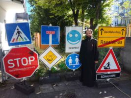 Verkehrsschilder der Gerechtigkeit