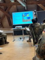 Extremismus in der Bundesrepublik. Schulung für die Bundeswehr in Höchstädt.