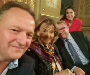 Podium in der Synagoge Ichenhausen zum Thema „Antisemitismus in Europa“